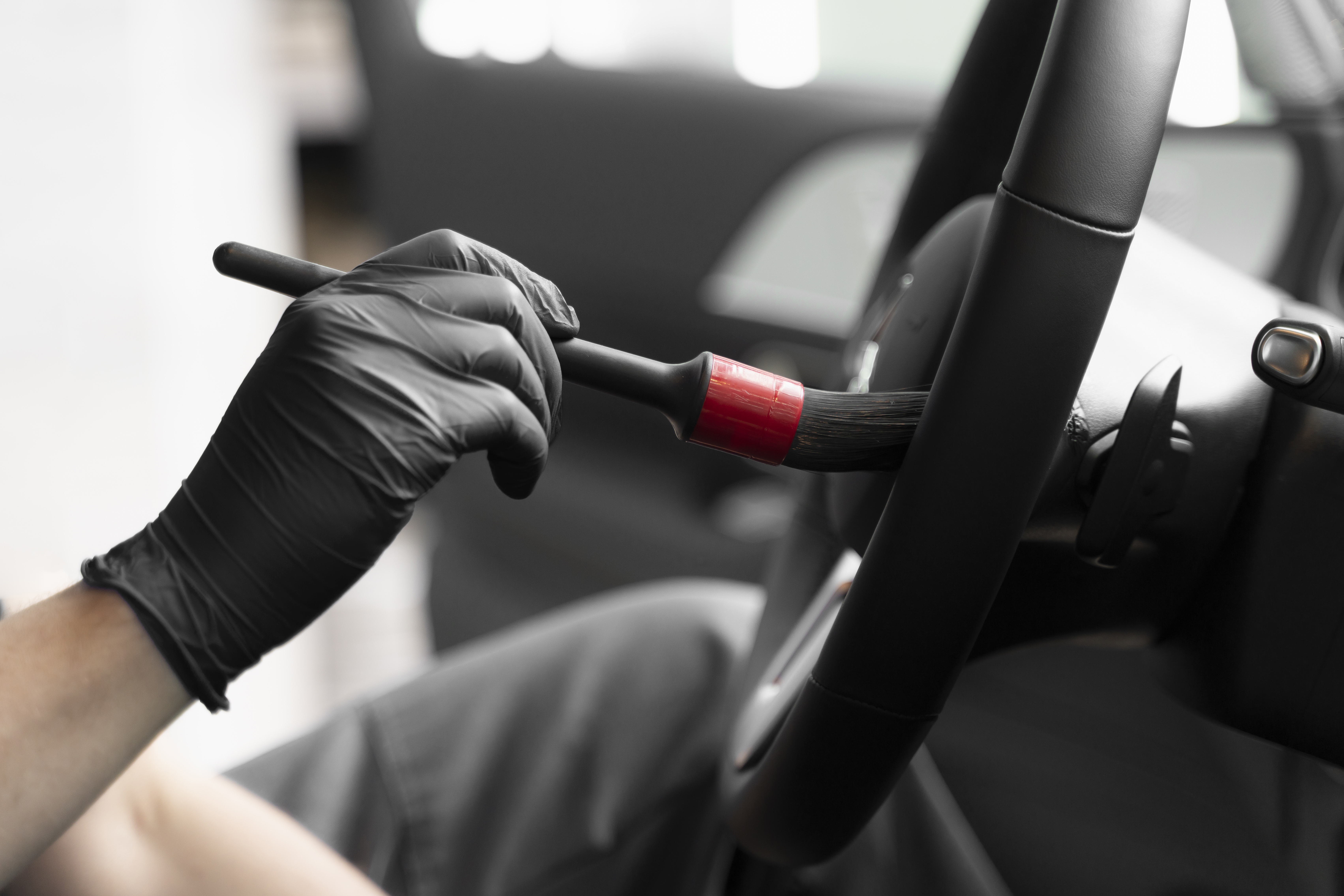 close-up-car-care-process (2)